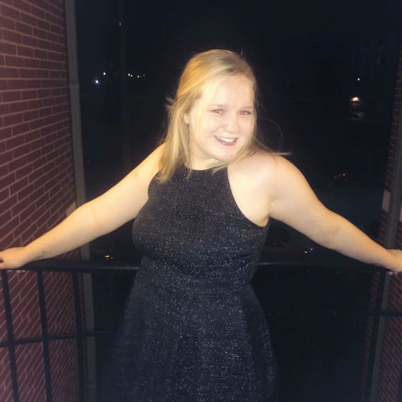 Meet your Posher, Molly - Picture 1 of 1